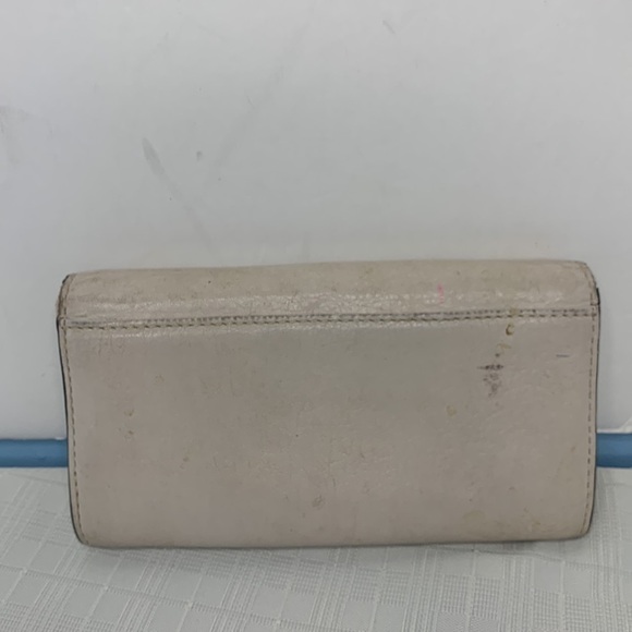 Michael Kors Fulton vanilla Flap Wallet - Picture 3 of 8